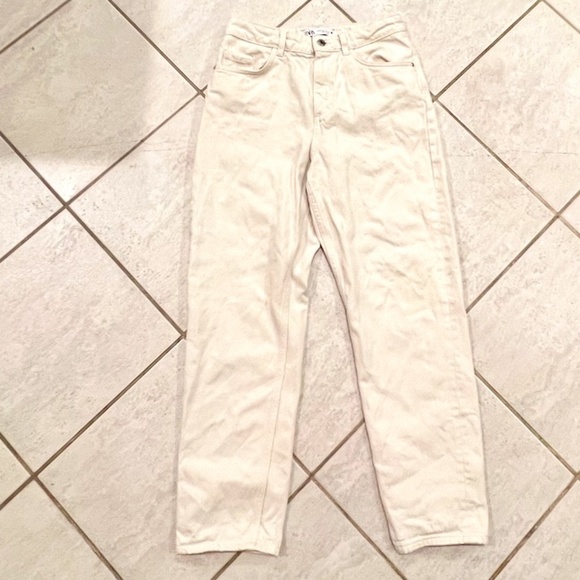 ZARA WOMEN’S HIGH-RISE DENIM JEANS, SIZE US 4, WHITE - Picture 2 of 8